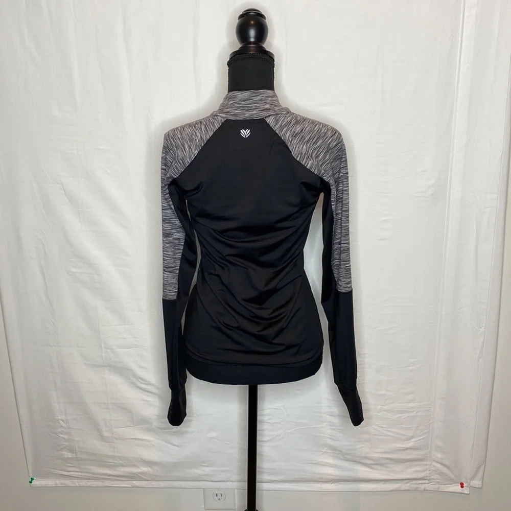 Women's Long-Sleeve Top - Picture 4 of 5
